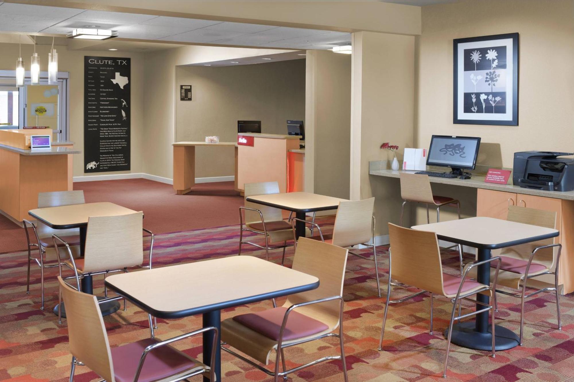 Towneplace Suites By Marriott Lake Jackson Clute Εξωτερικό φωτογραφία